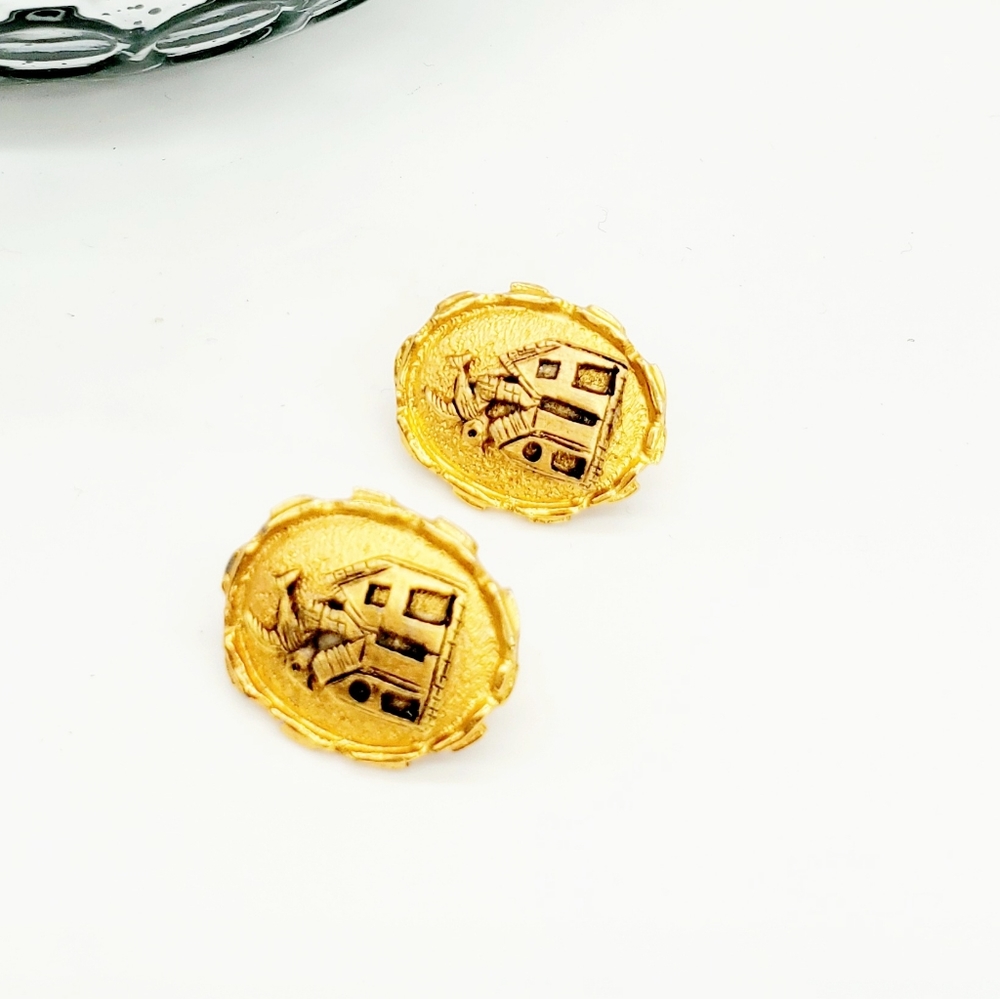 Stunning Gold Tone Clip On Earrings w Bird over House